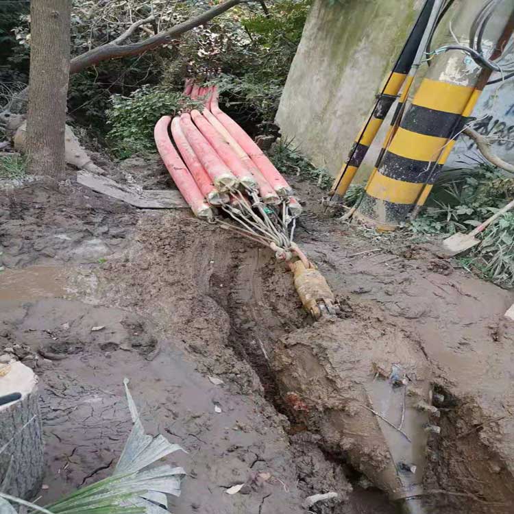 黑山拖拉管